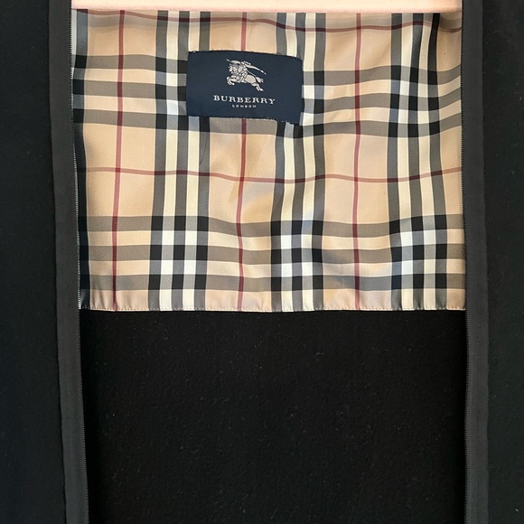 Women’s Burberry Black Trench Coat Classic Design - Picture 10 of 14